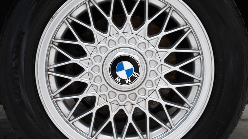 BMW  320i \'90 
