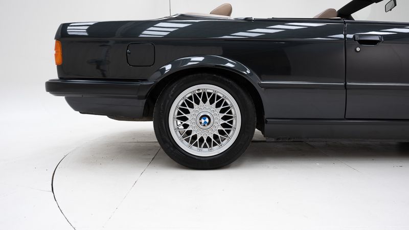 BMW  320i \'90 