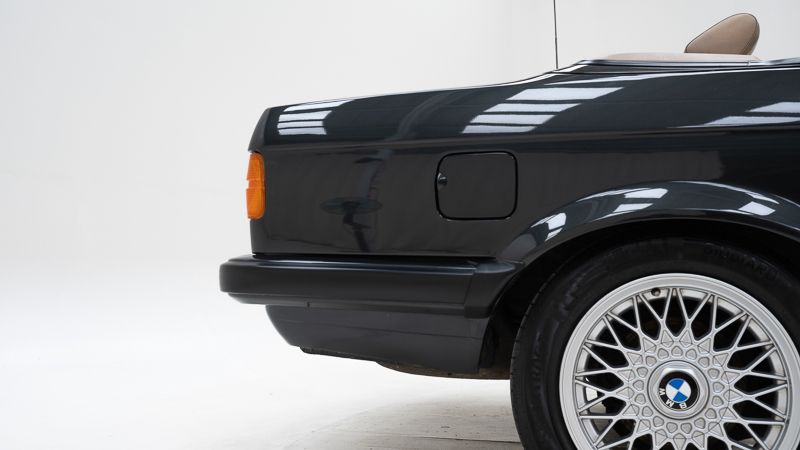 BMW  320i \'90 