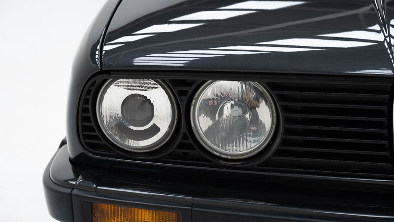 BMW  320i \'90 