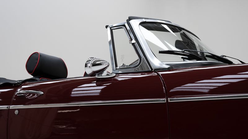 MG B \'75 