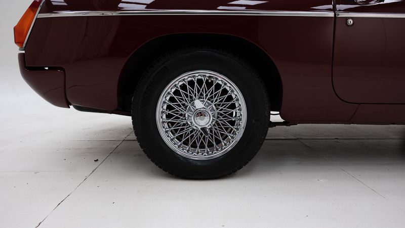 MG B \'75 