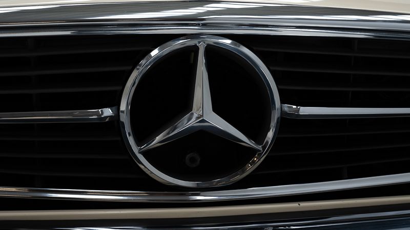 Mercedes Benz 380 SL + hardtop \'82 
