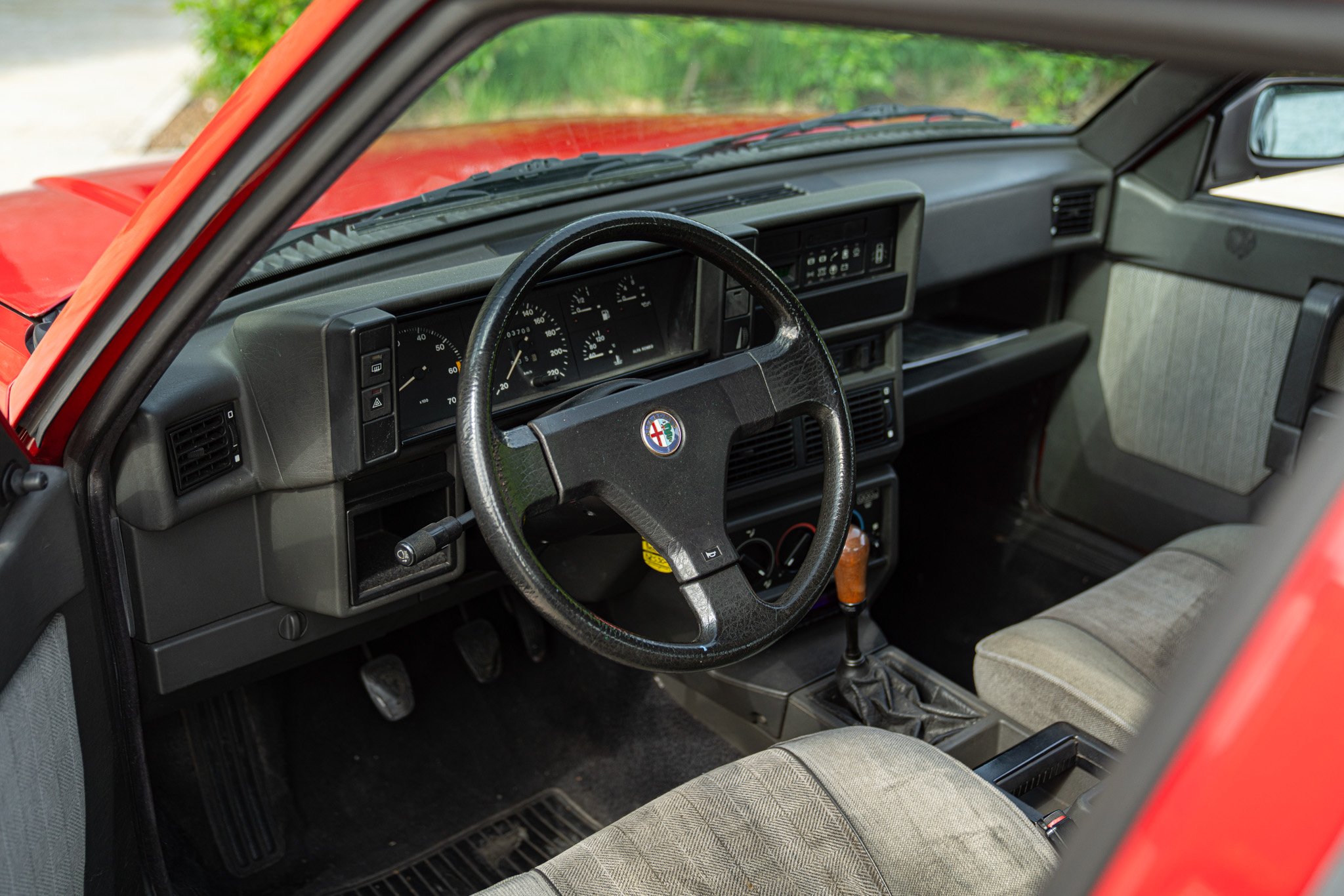 Alfa Romeo 75 