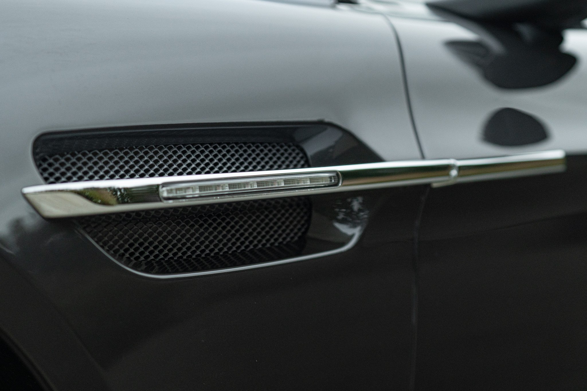 Aston Martin RAPIDE 