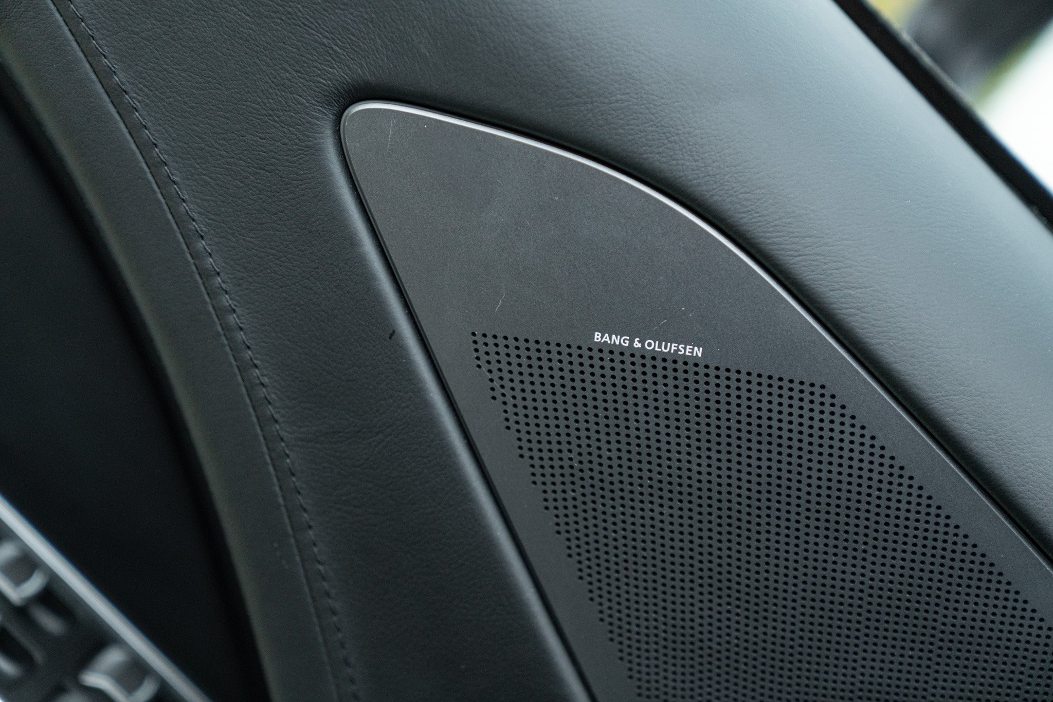 Aston Martin RAPIDE 