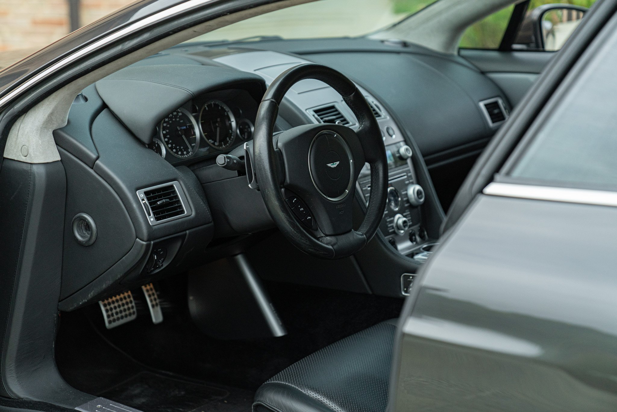 Aston Martin RAPIDE 