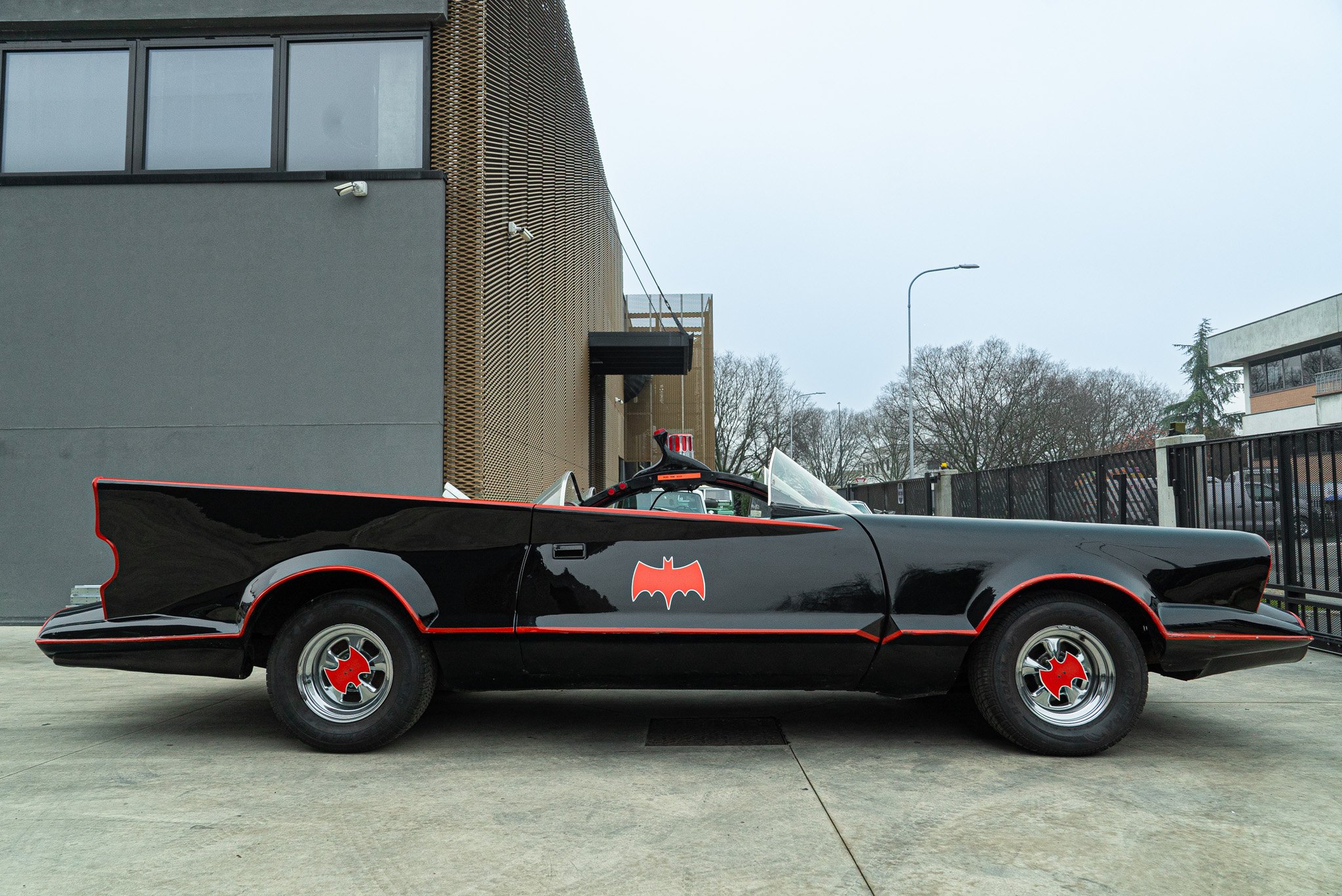 Lincoln Original Batmobile Replica 