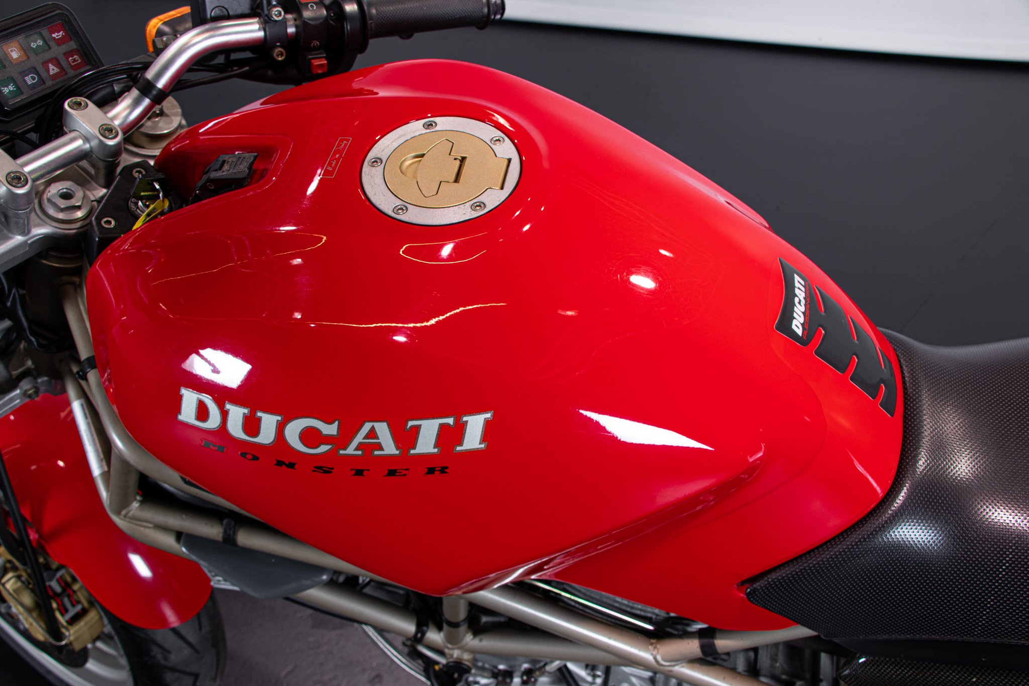 Ducati MONSTER 900 