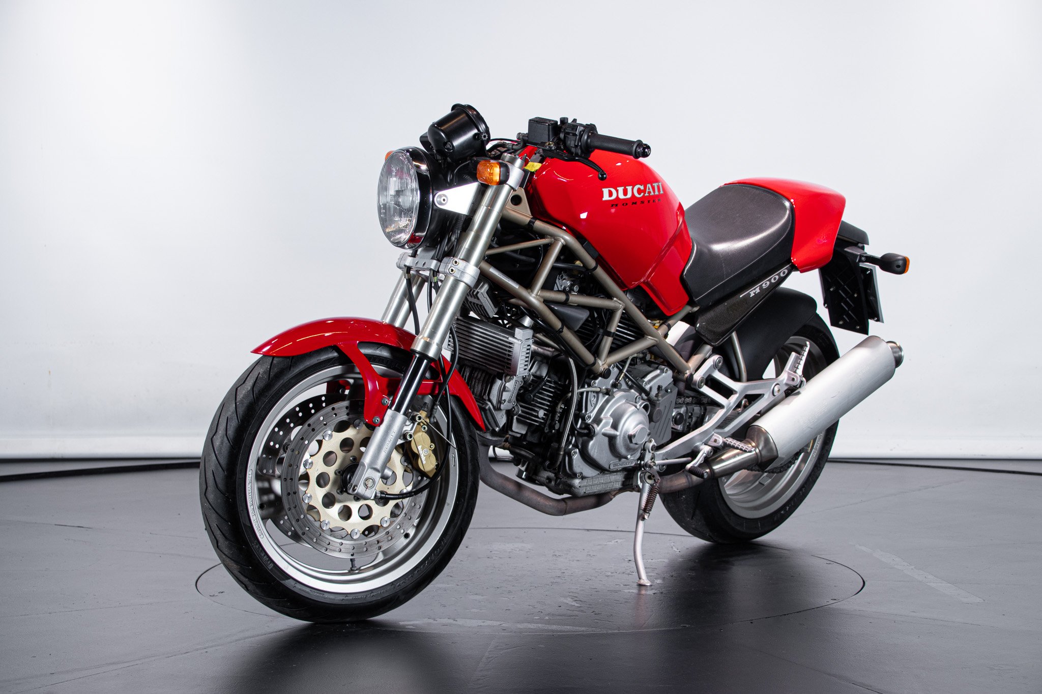 Ducati MONSTER 900 