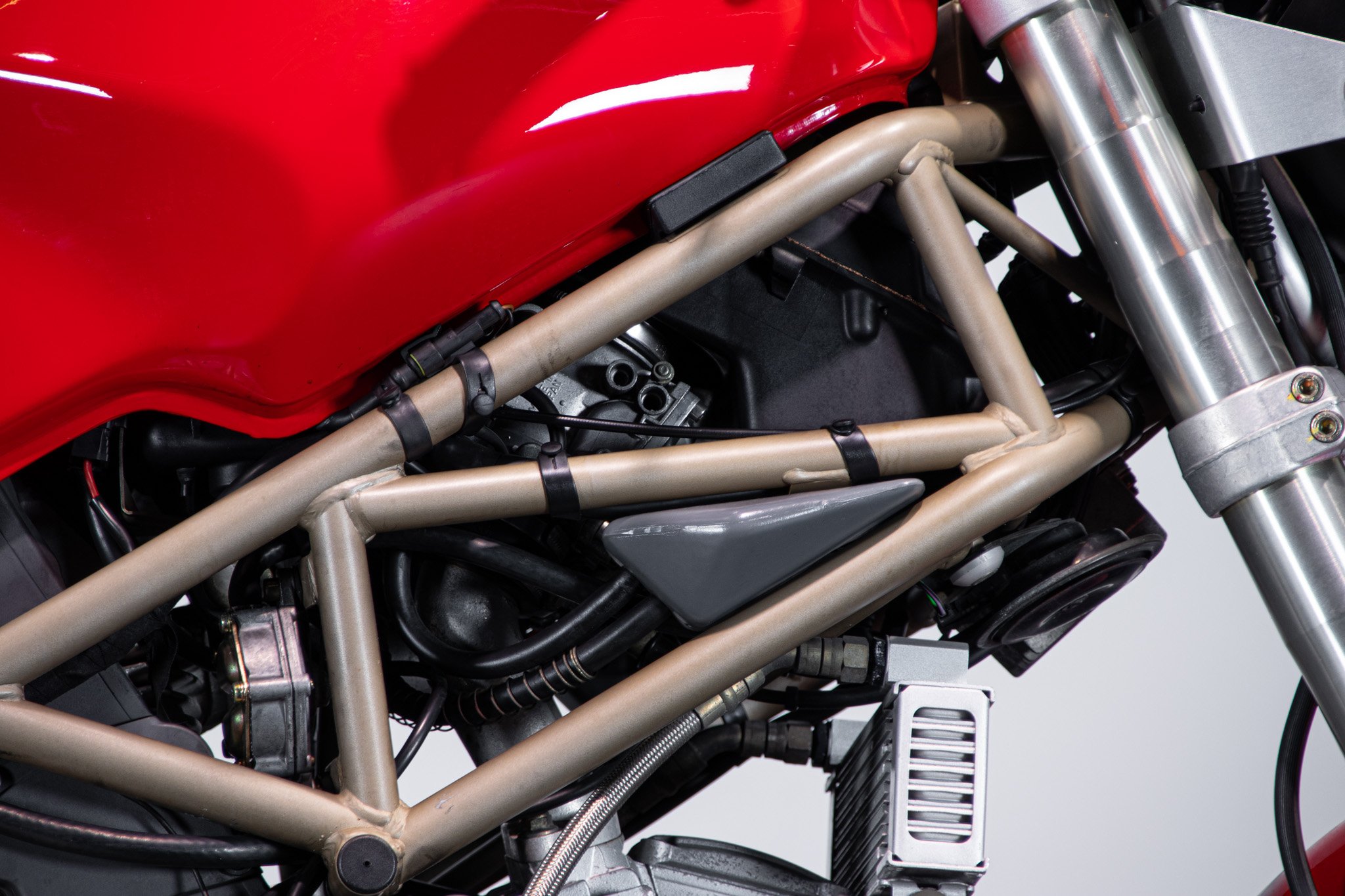 Ducati MONSTER 900 