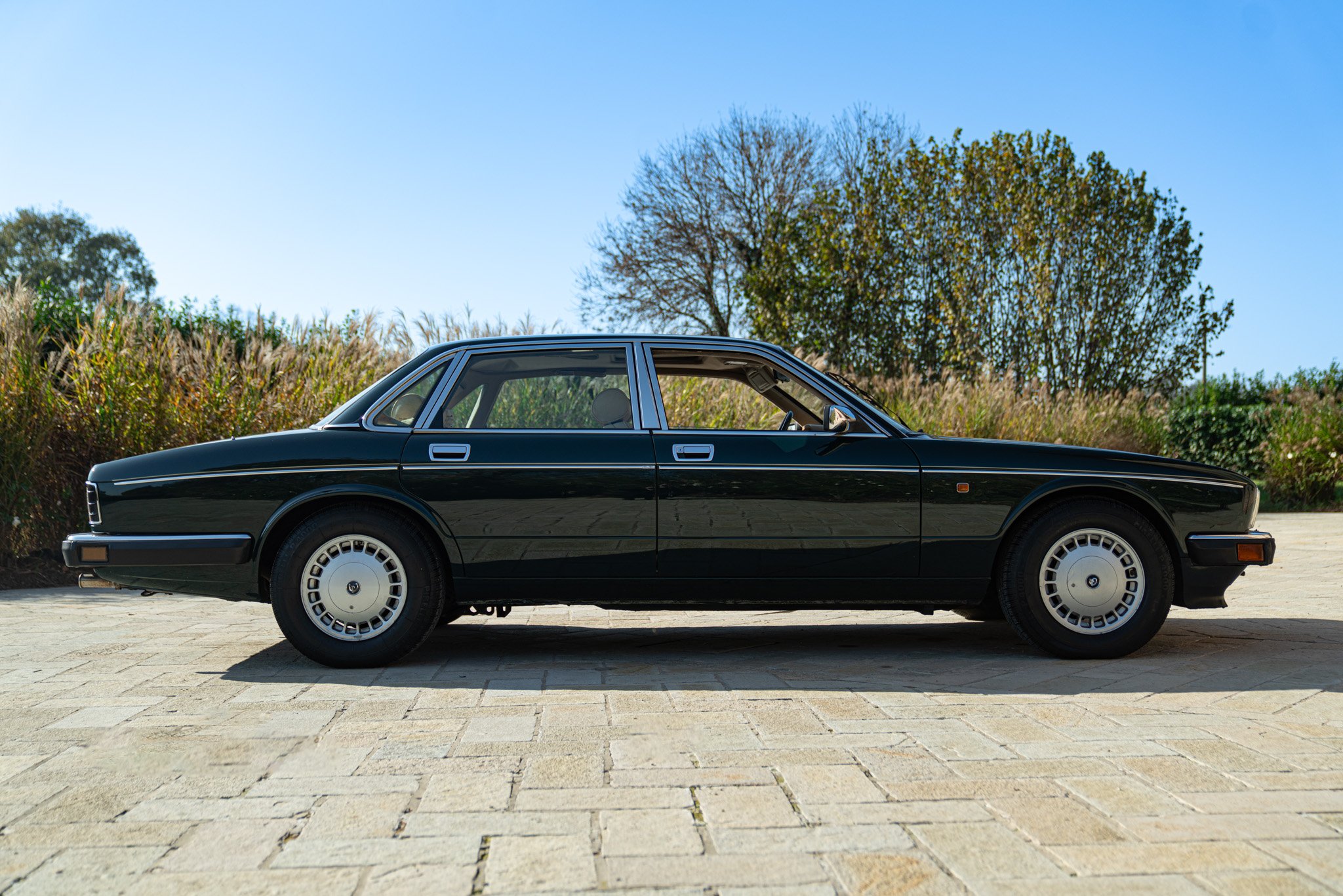 Daimler XJ 40 