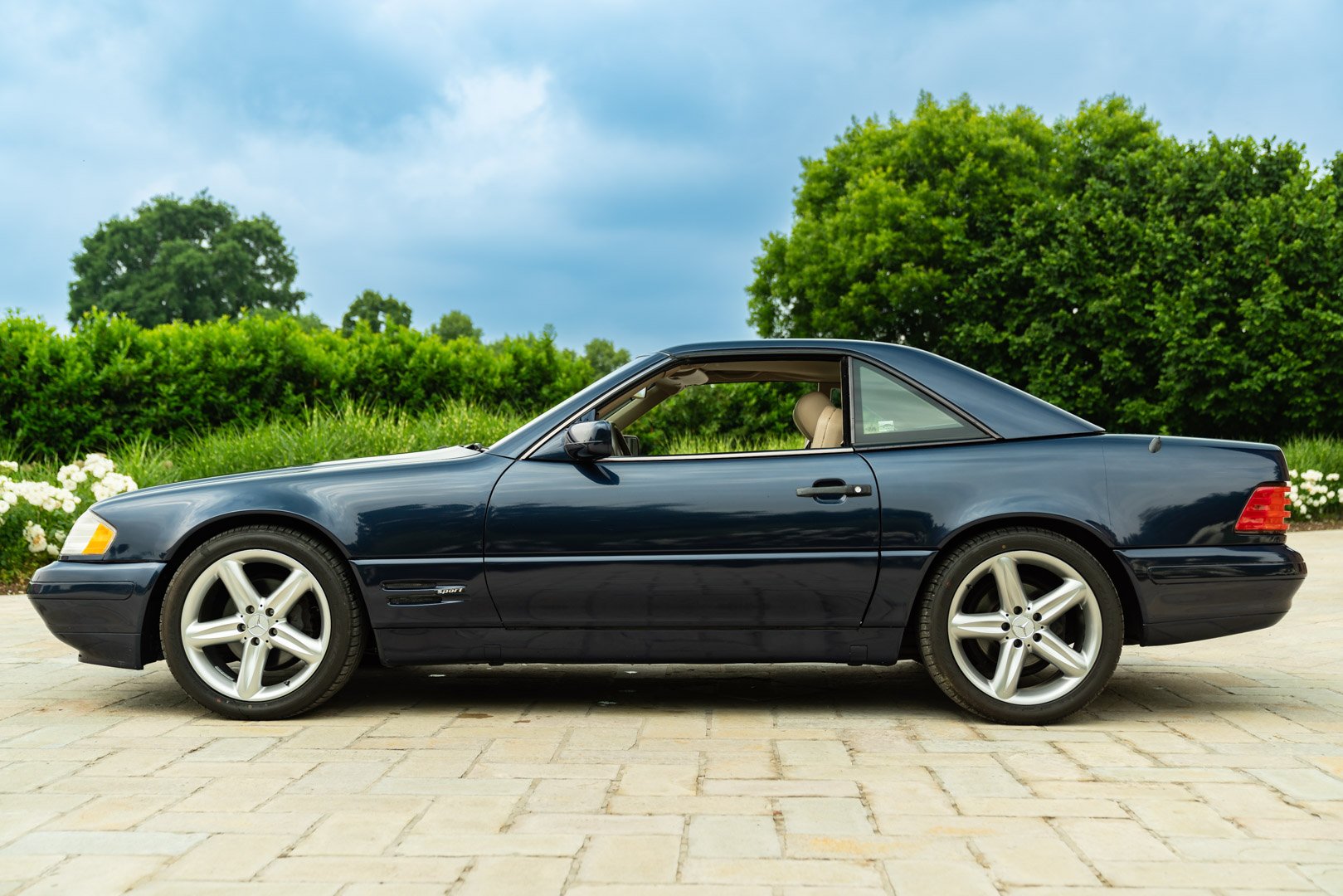 Mercedes Benz 500 SL 