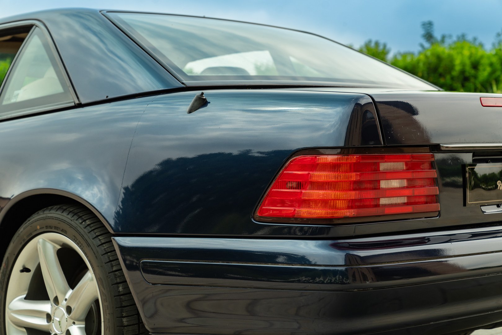 Mercedes Benz 500 SL 