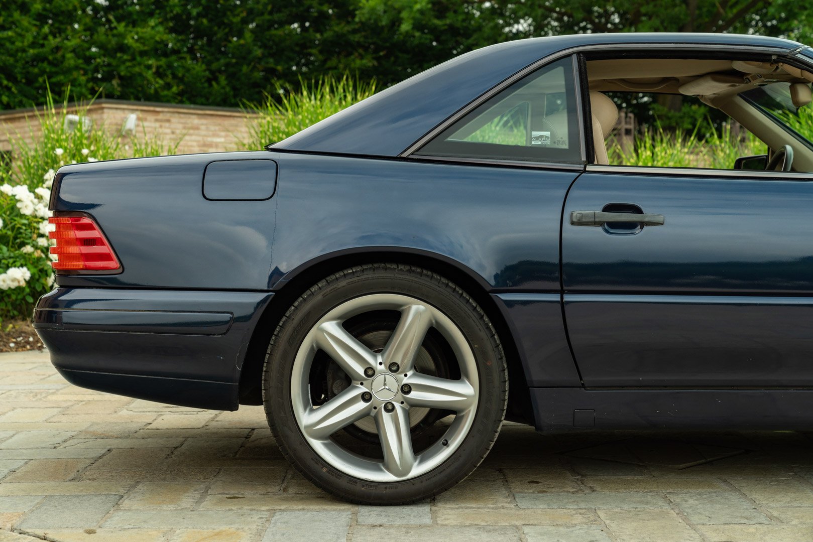 Mercedes Benz 500 SL 