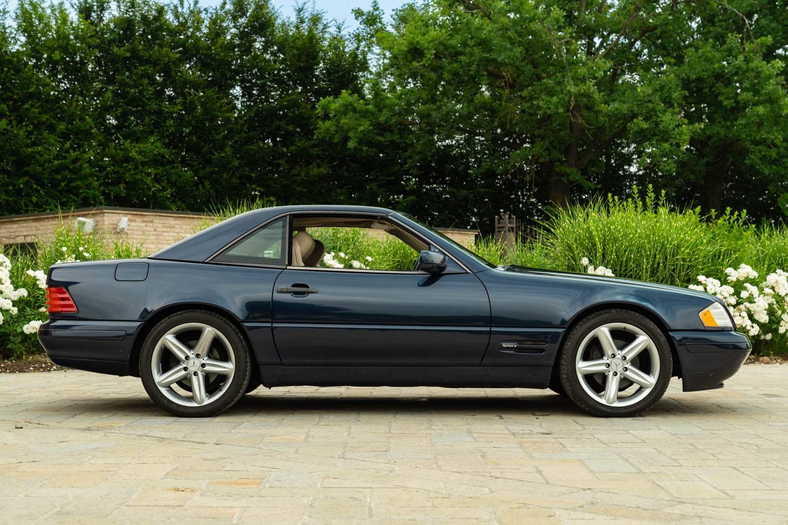 Mercedes Benz 500 SL 