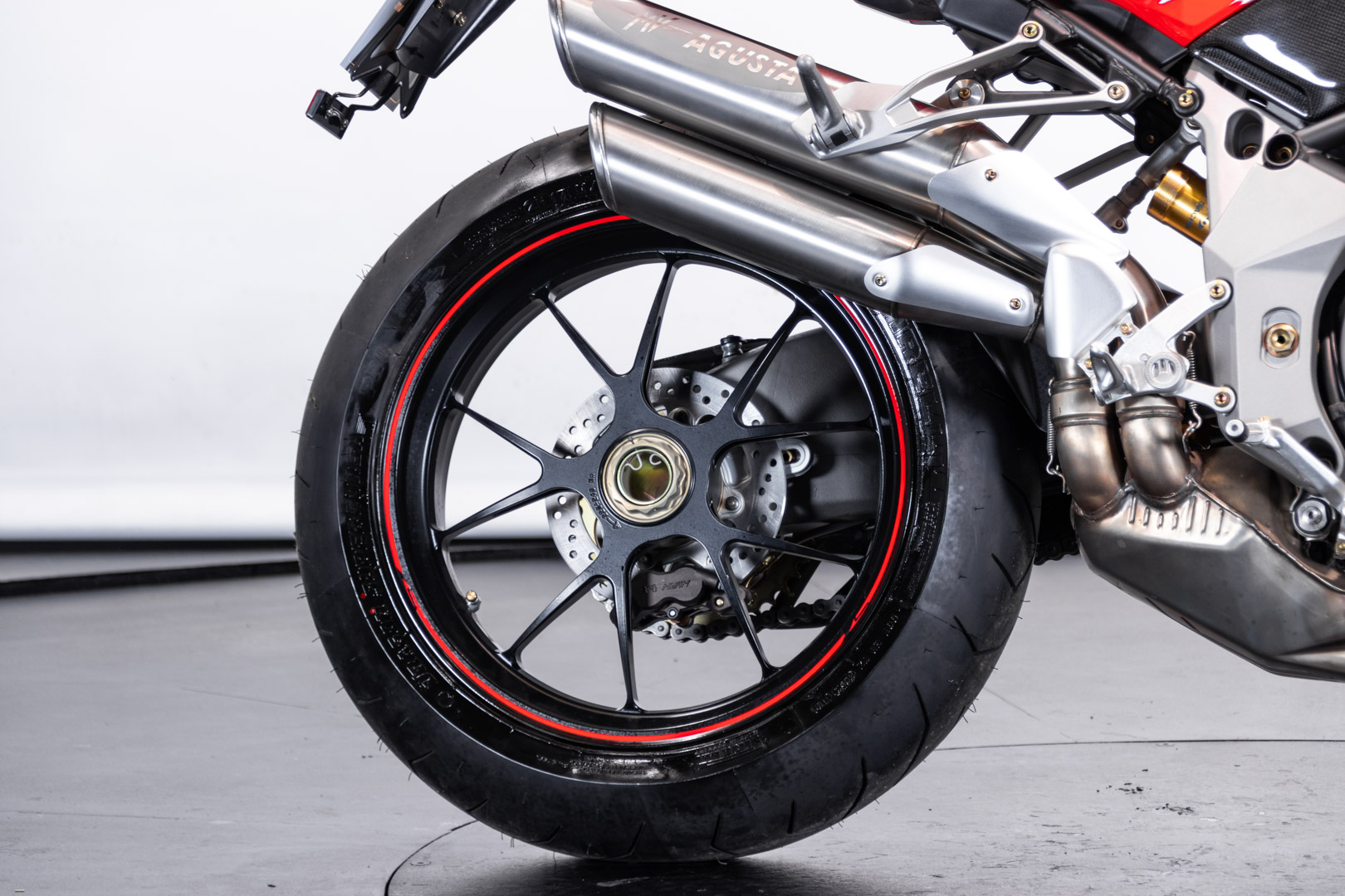 MV Agusta BRUTALE 910 R CORSE TITANIUM n°3/33 
