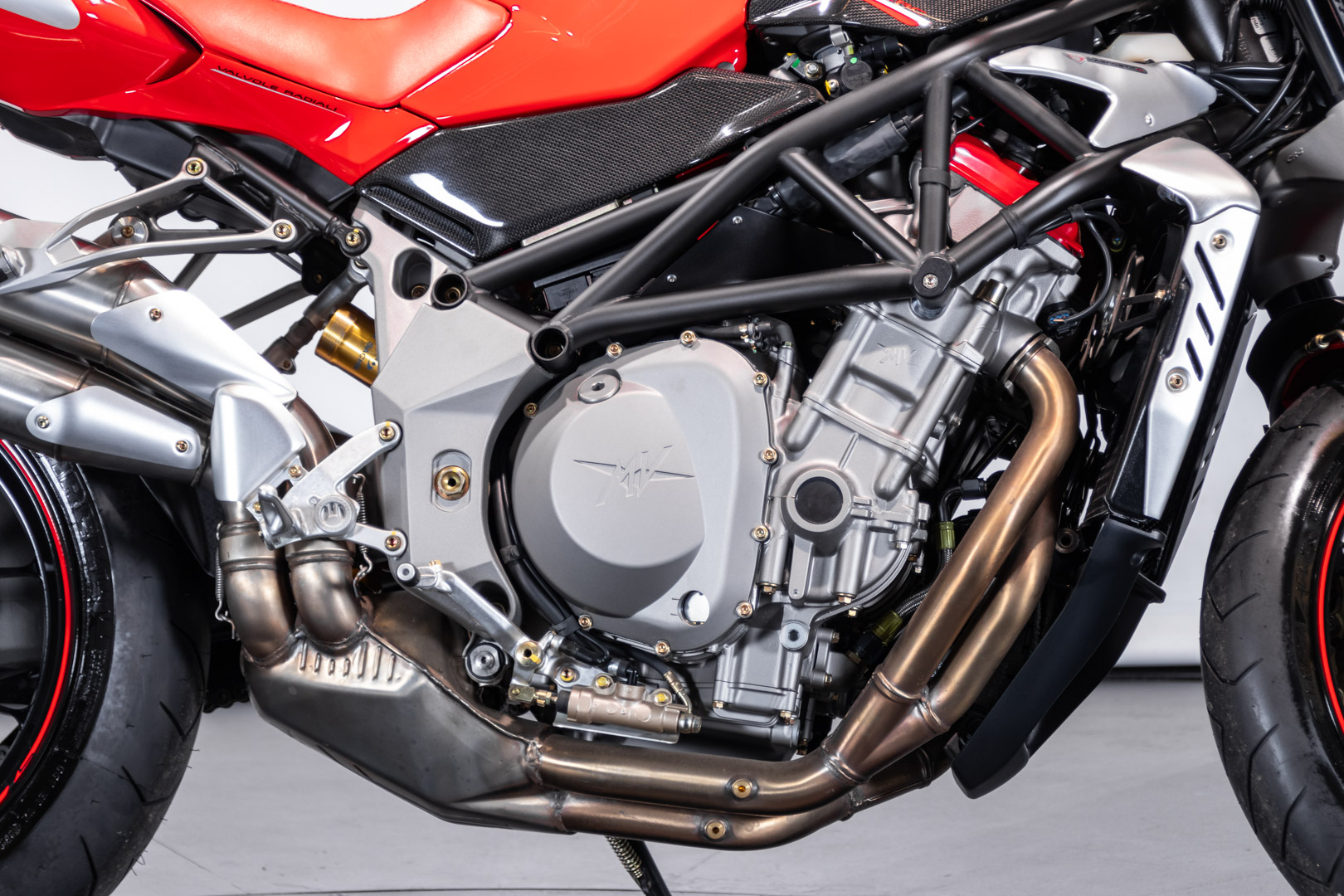 MV Agusta BRUTALE 910 R CORSE TITANIUM n°3/33 