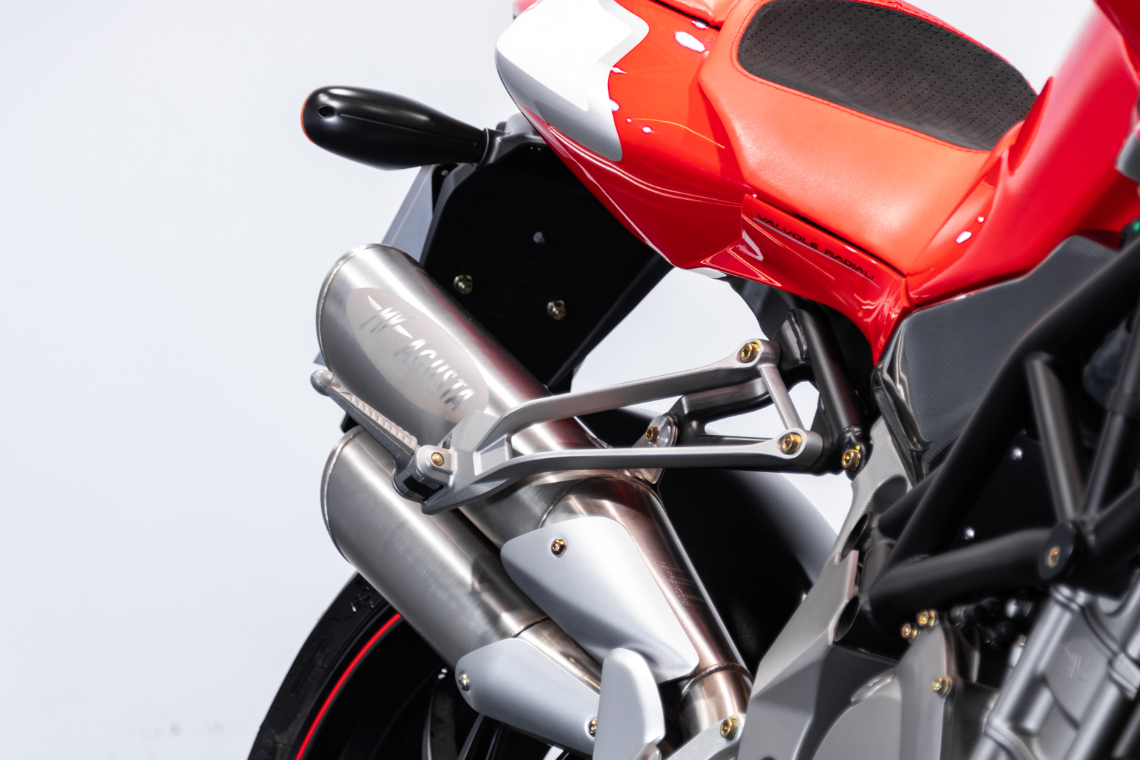 MV Agusta BRUTALE 910 R CORSE TITANIUM n°3/33 