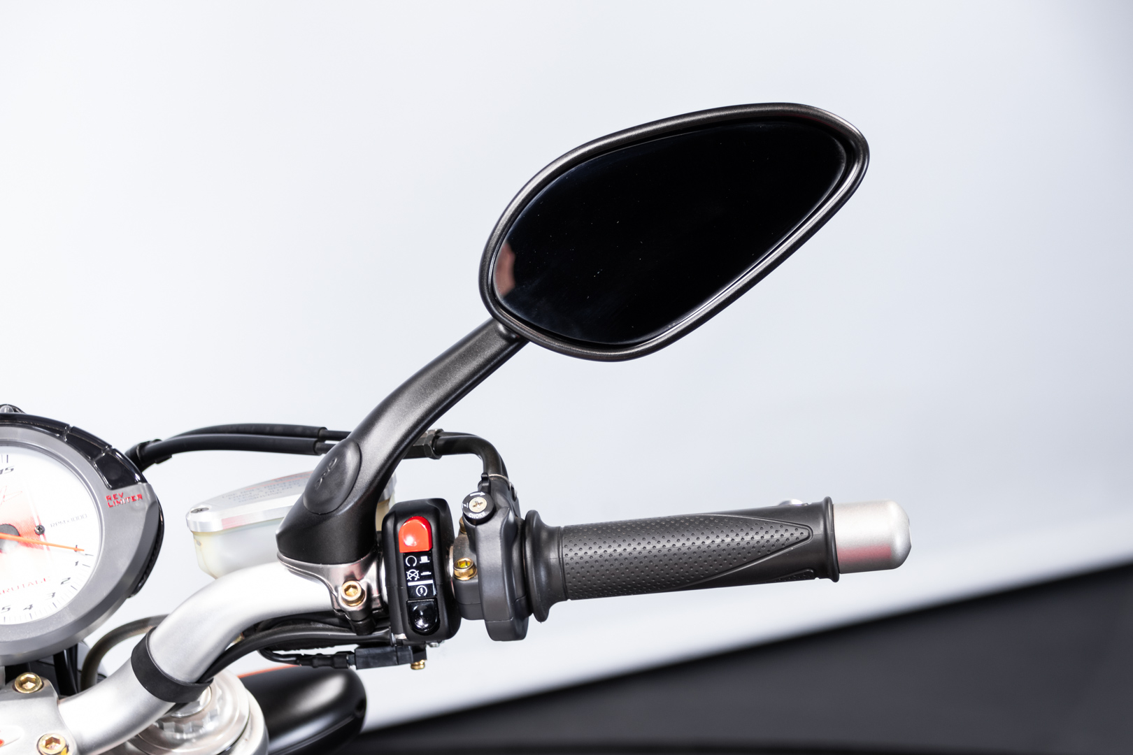 MV Agusta BRUTALE 910 R CORSE TITANIUM n°3/33 