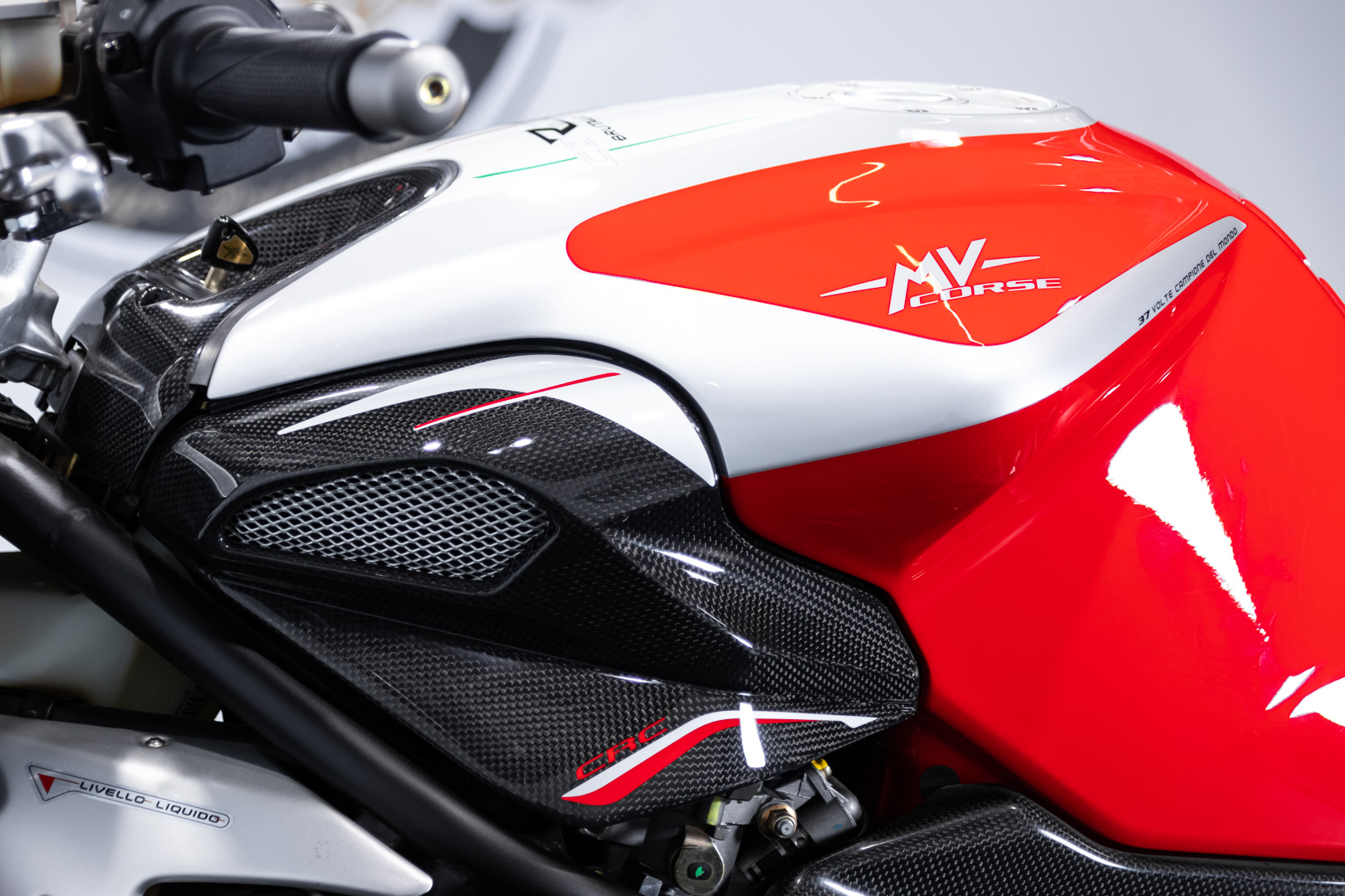 MV Agusta BRUTALE 910 R CORSE TITANIUM n°3/33 