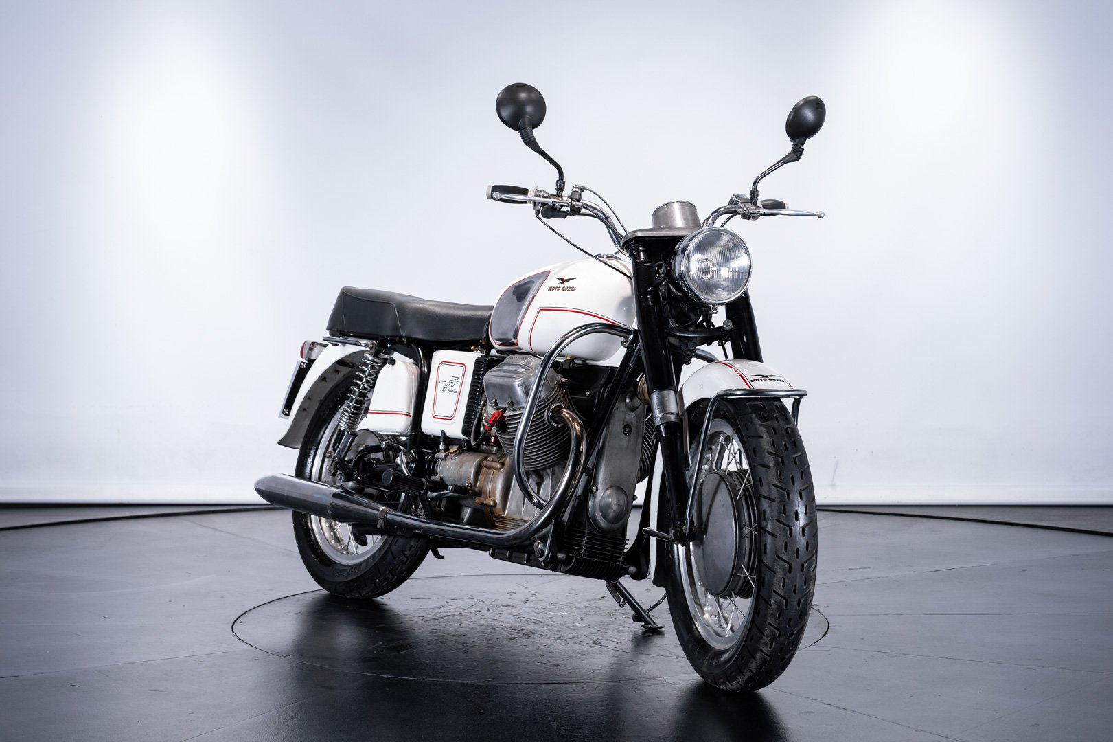 Moto Guzzi MOTO GUZZI V7 700 