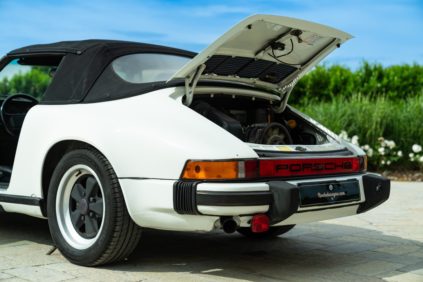 Porsche 911 CARRERA 3.2 CABRIOLET 