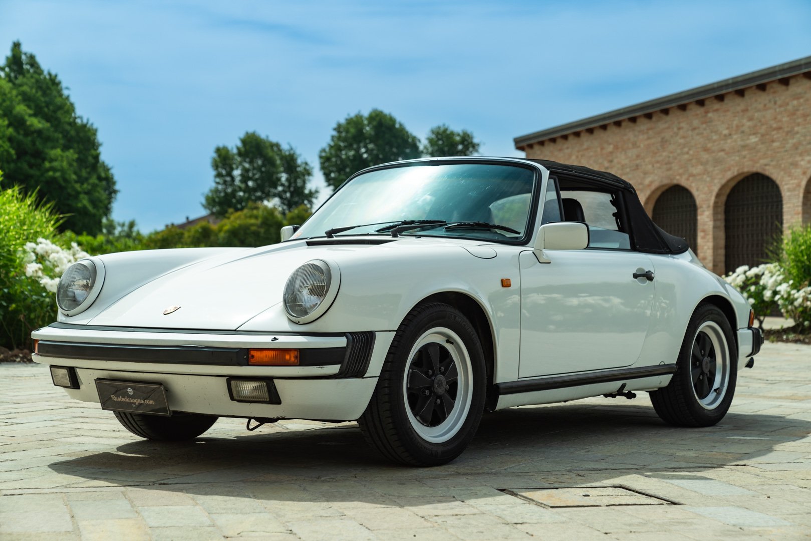 Porsche 911 CARRERA 3.2 CABRIOLET 