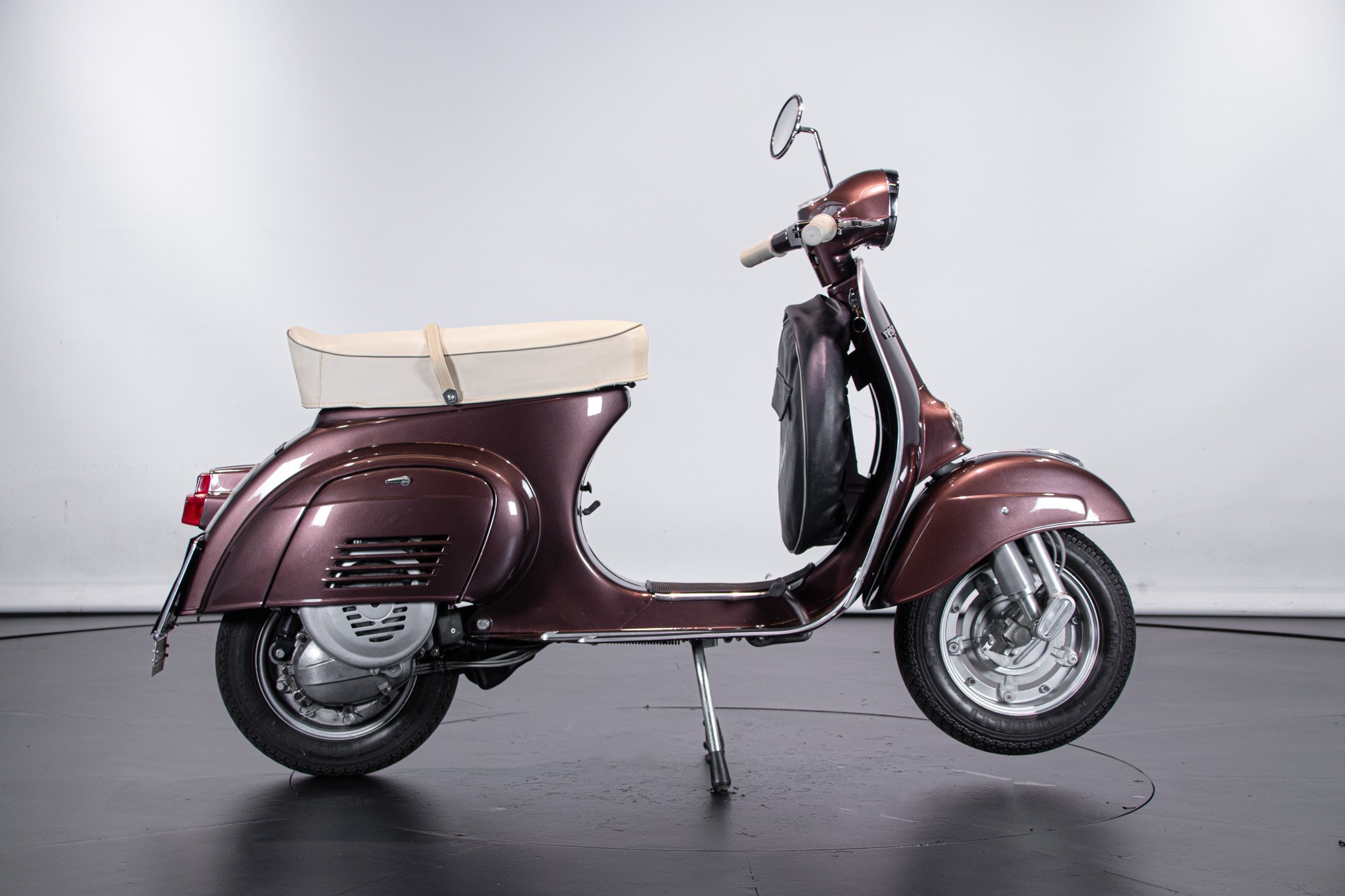 Piaggio VESPA 125 PRIMAVERA \"COCA-COLA\" 