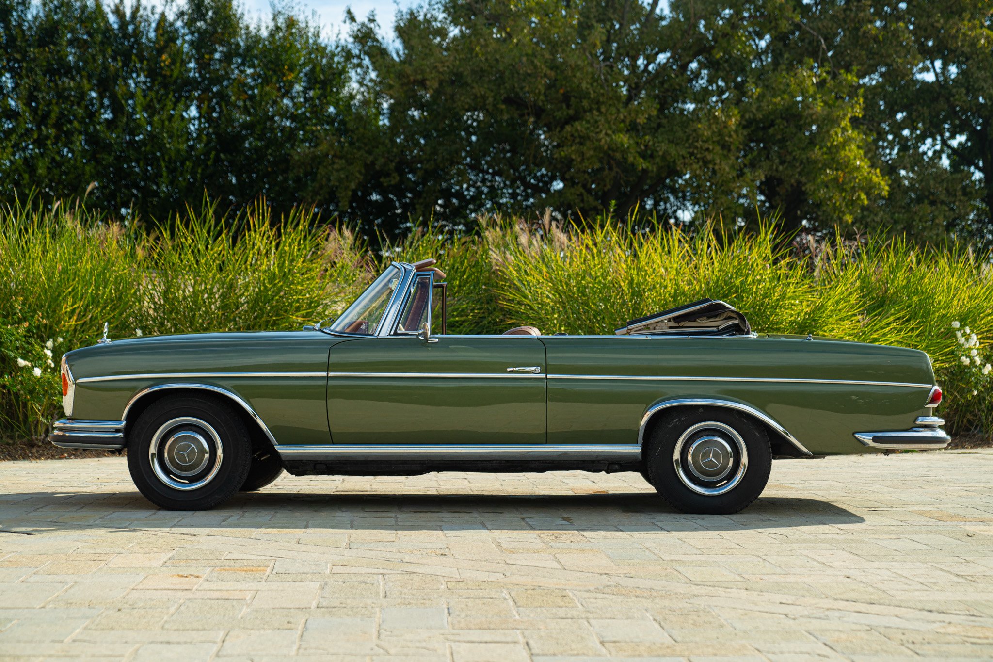 Mercedes Benz 220 SE CABRIOLET 