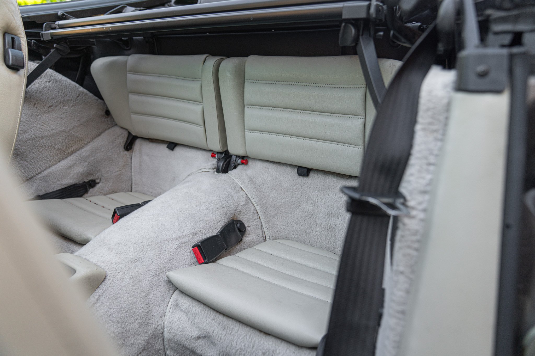 Porsche 964 (911) CARRERA 4 CABRIOLET 
