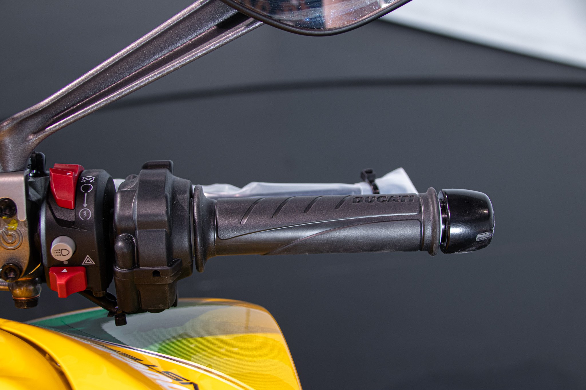 Ducati DUCATI MONSTER SENNA 