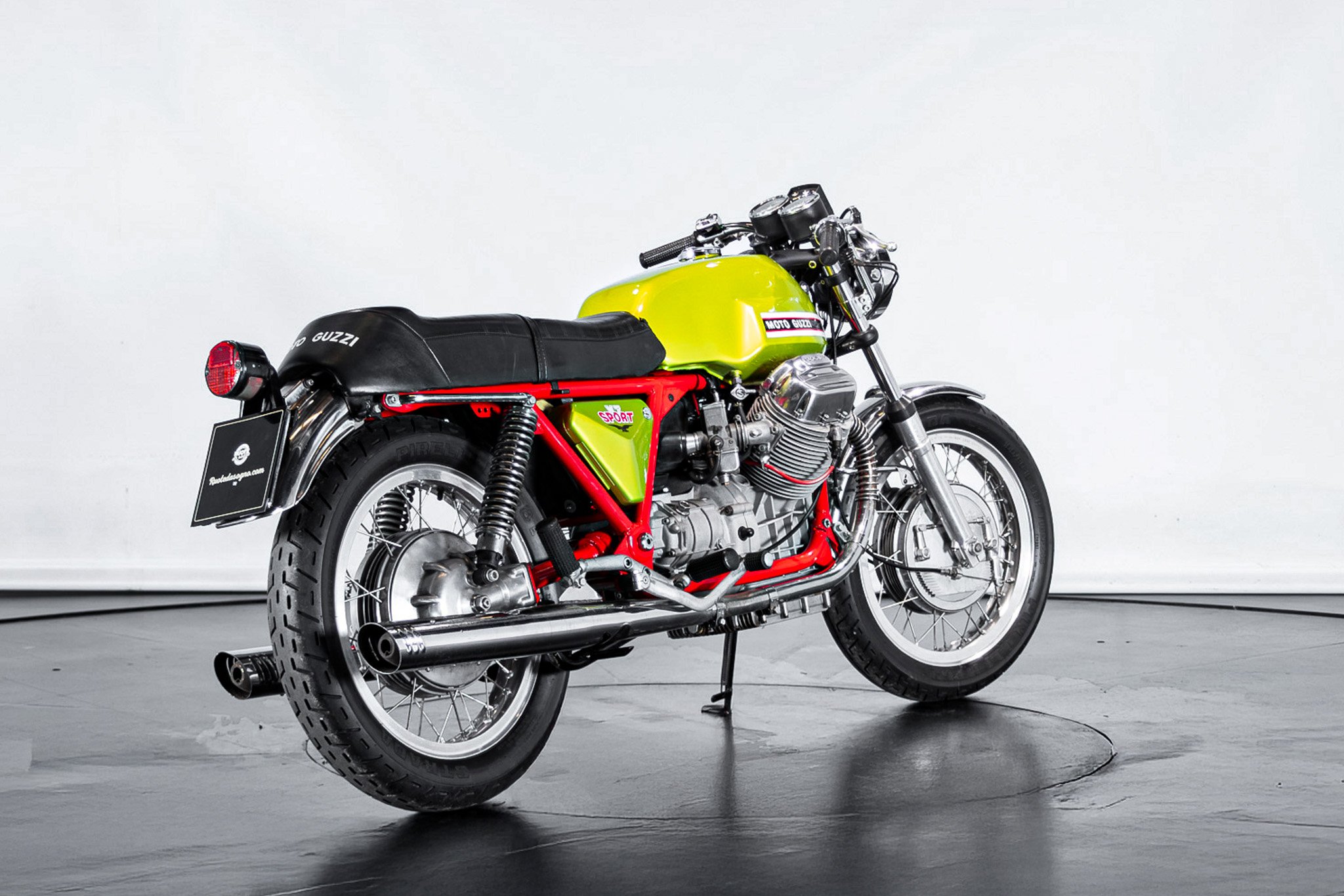 Moto Guzzi V7 SPORT \"Telaio Rosso\" 