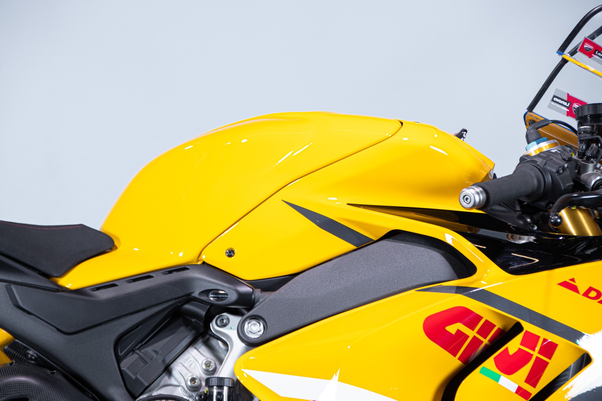 Ducati PANIGALE V4 BAGNAIA WORLD CHAMPION REPLICA 