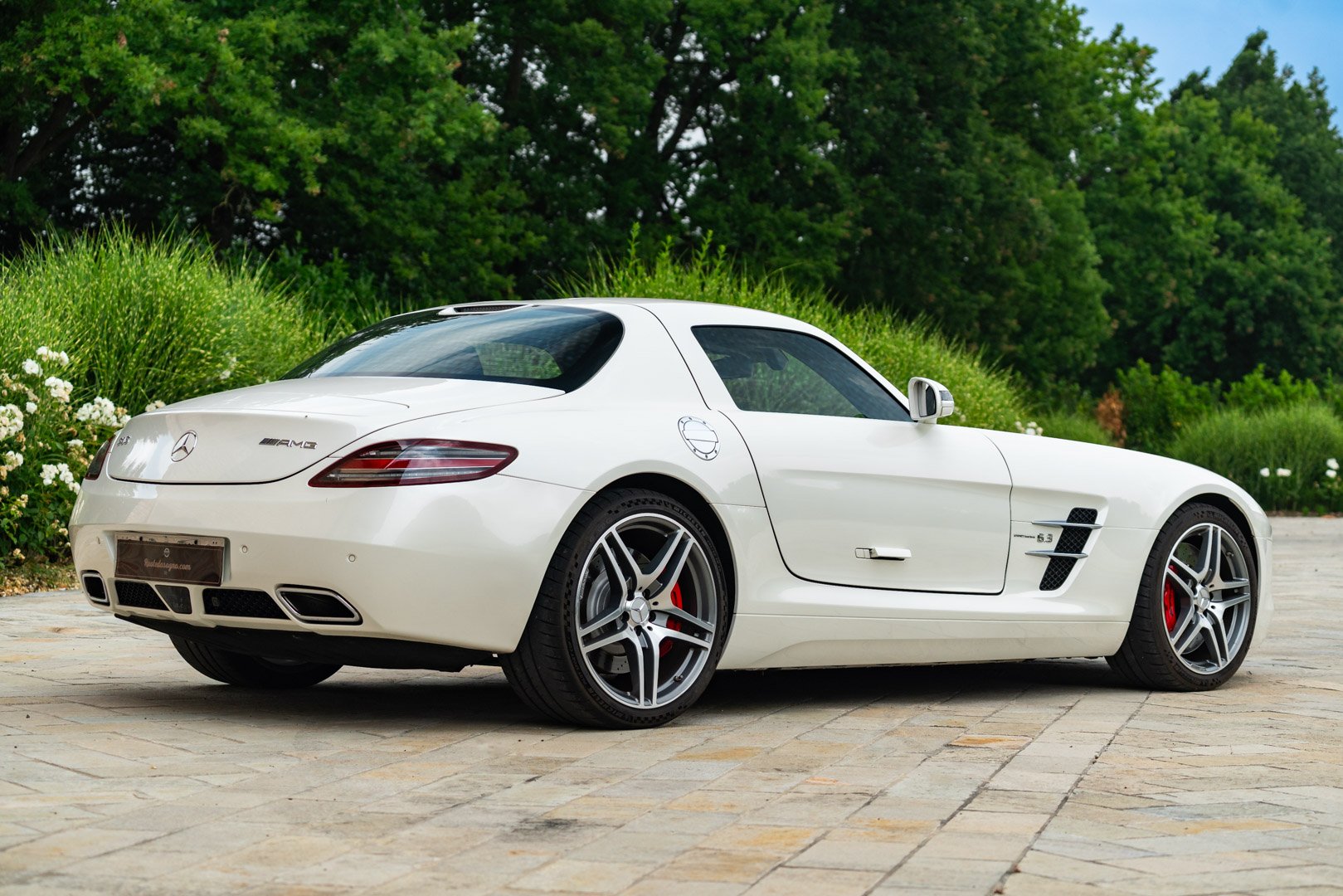 Mercedes Benz SLS AMG 
