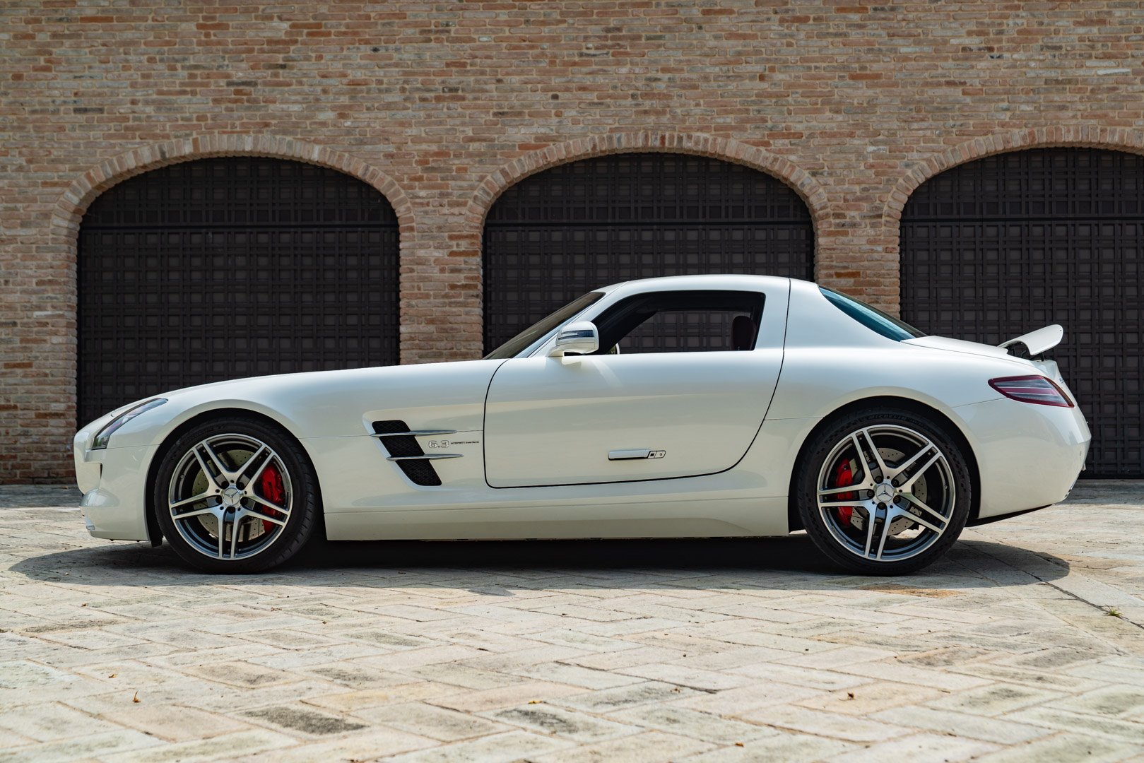 Mercedes Benz SLS AMG 