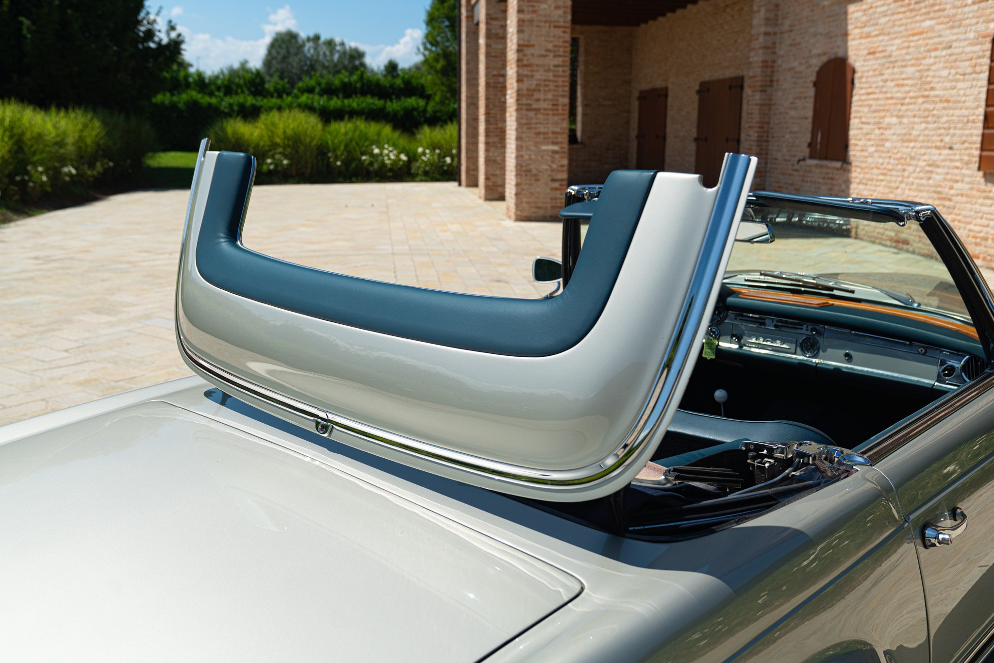 Mercedes Benz 230 SL 