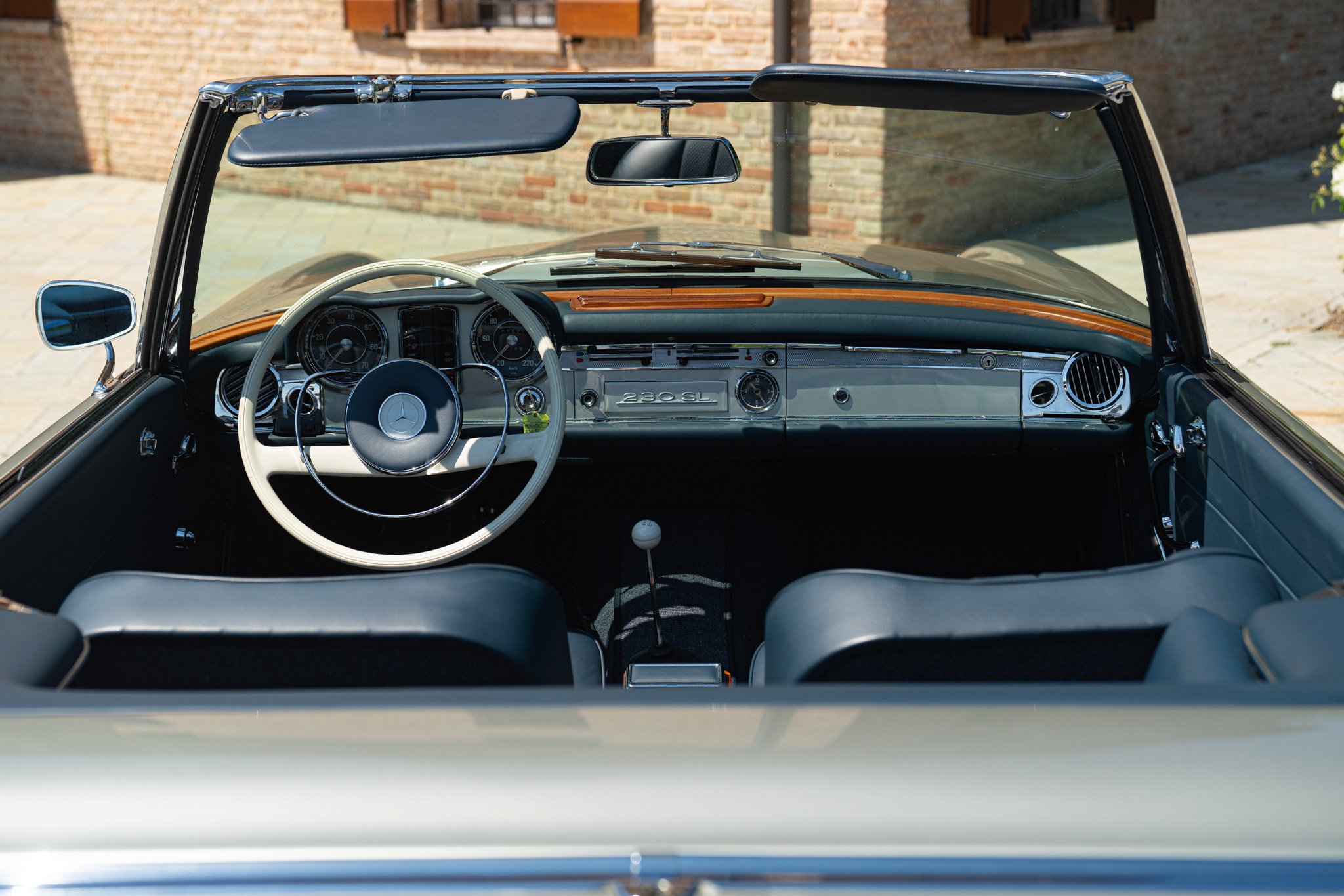 Mercedes Benz 230 SL 