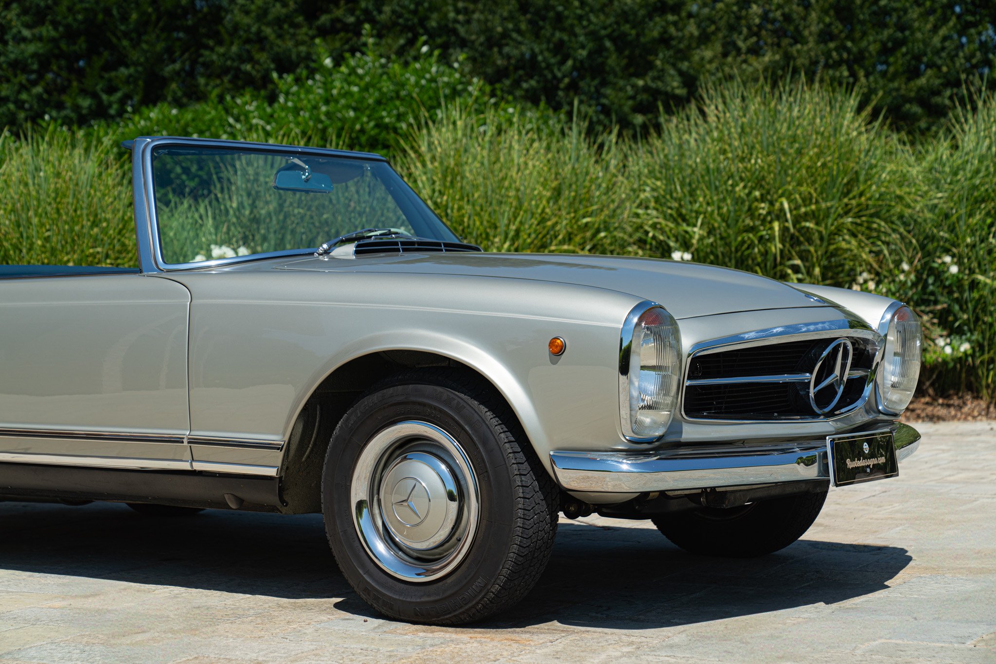 Mercedes Benz 230 SL 