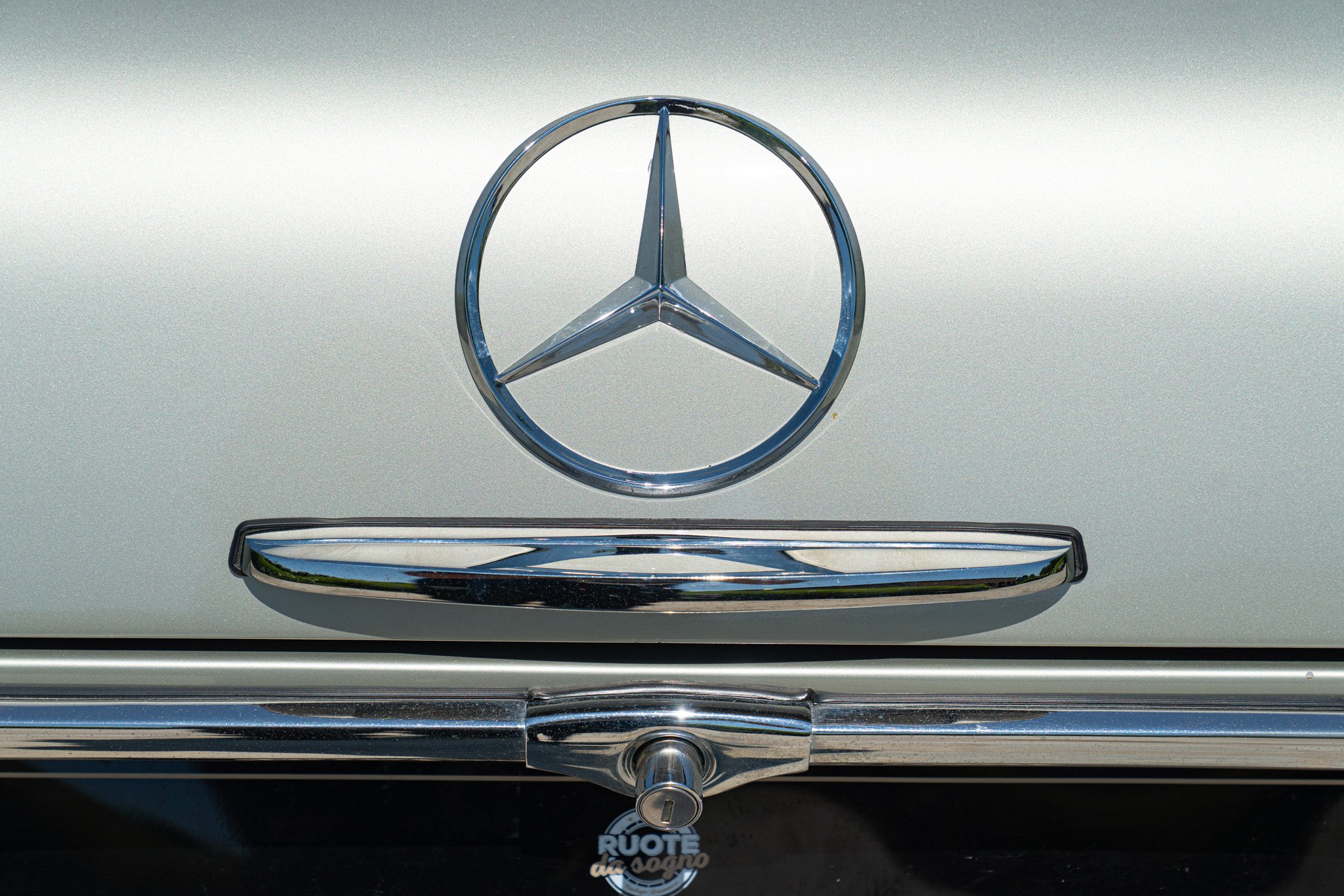 Mercedes Benz 230 SL 