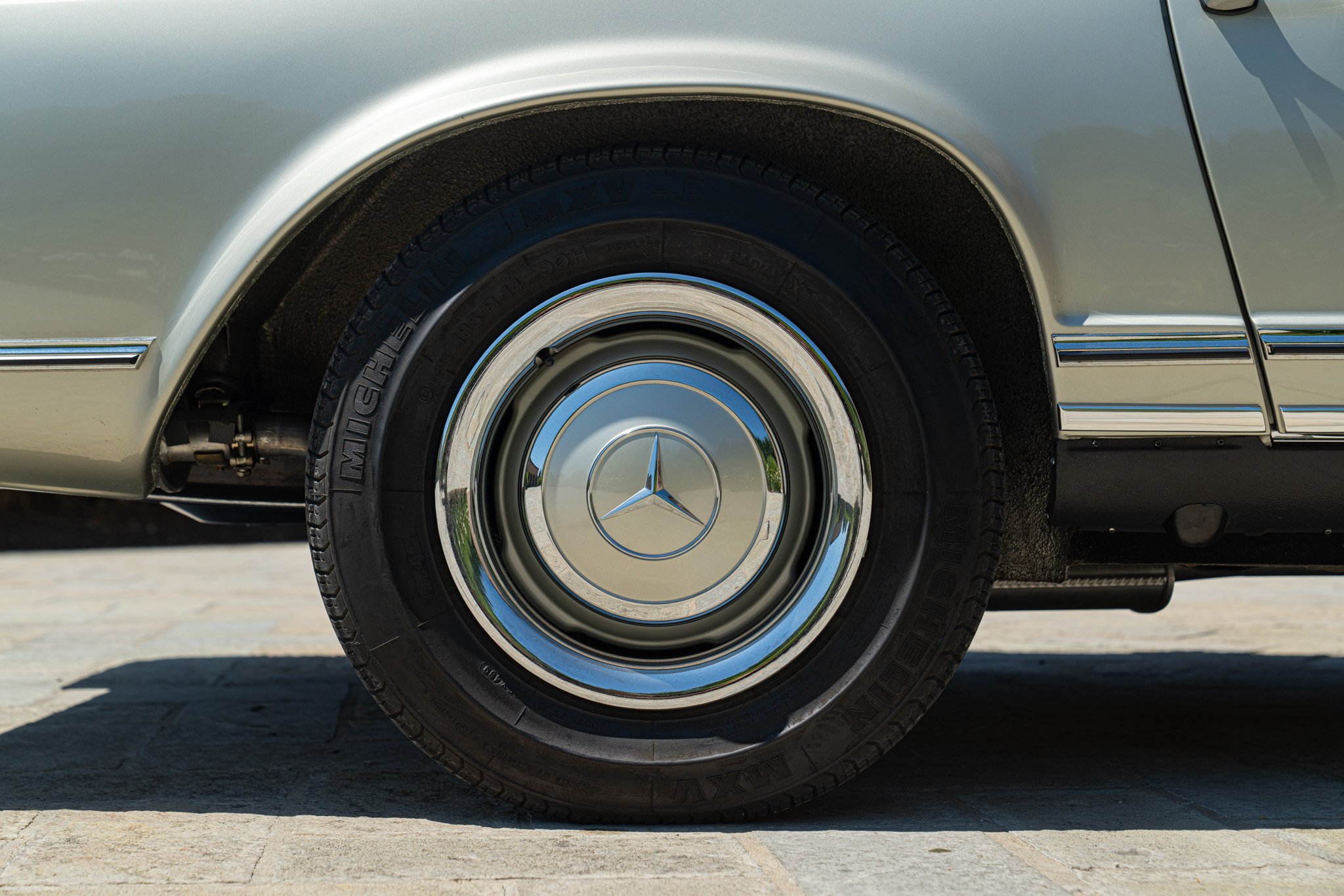 Mercedes Benz 230 SL 