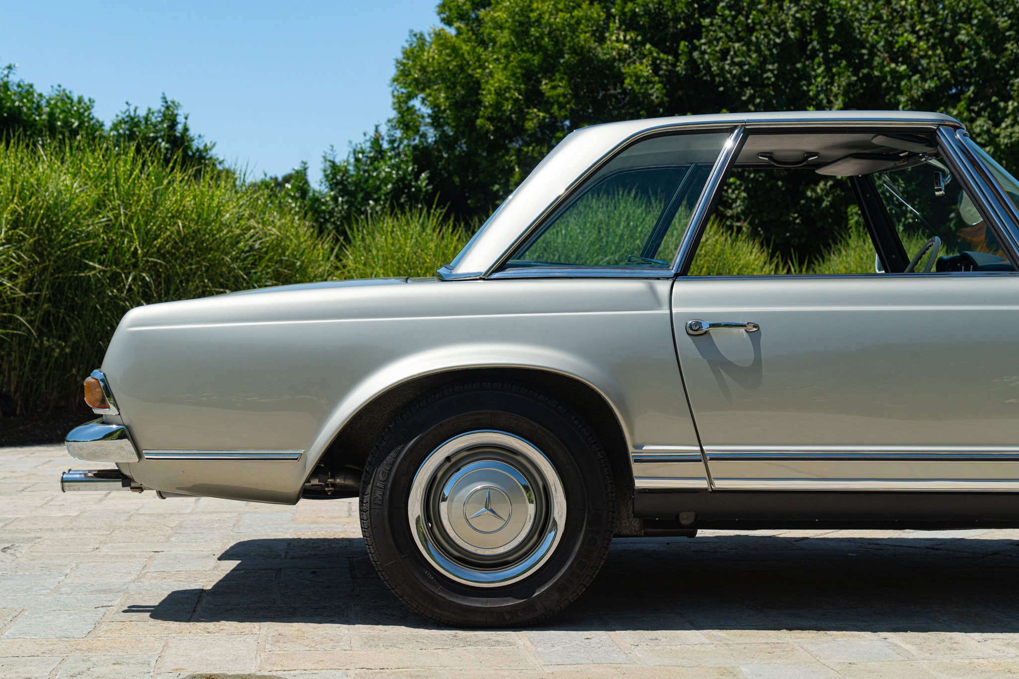 Mercedes Benz 230 SL 