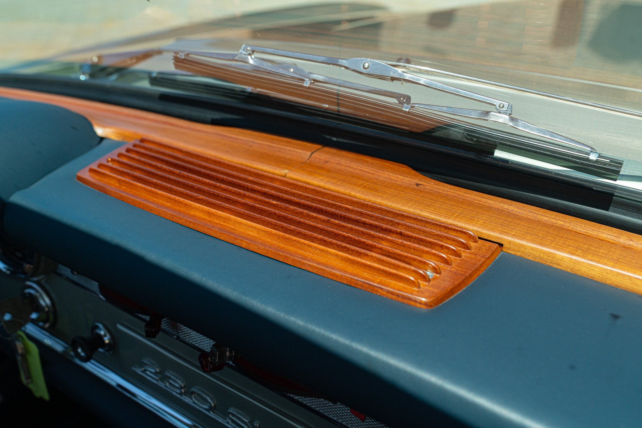 Mercedes Benz 230 SL 