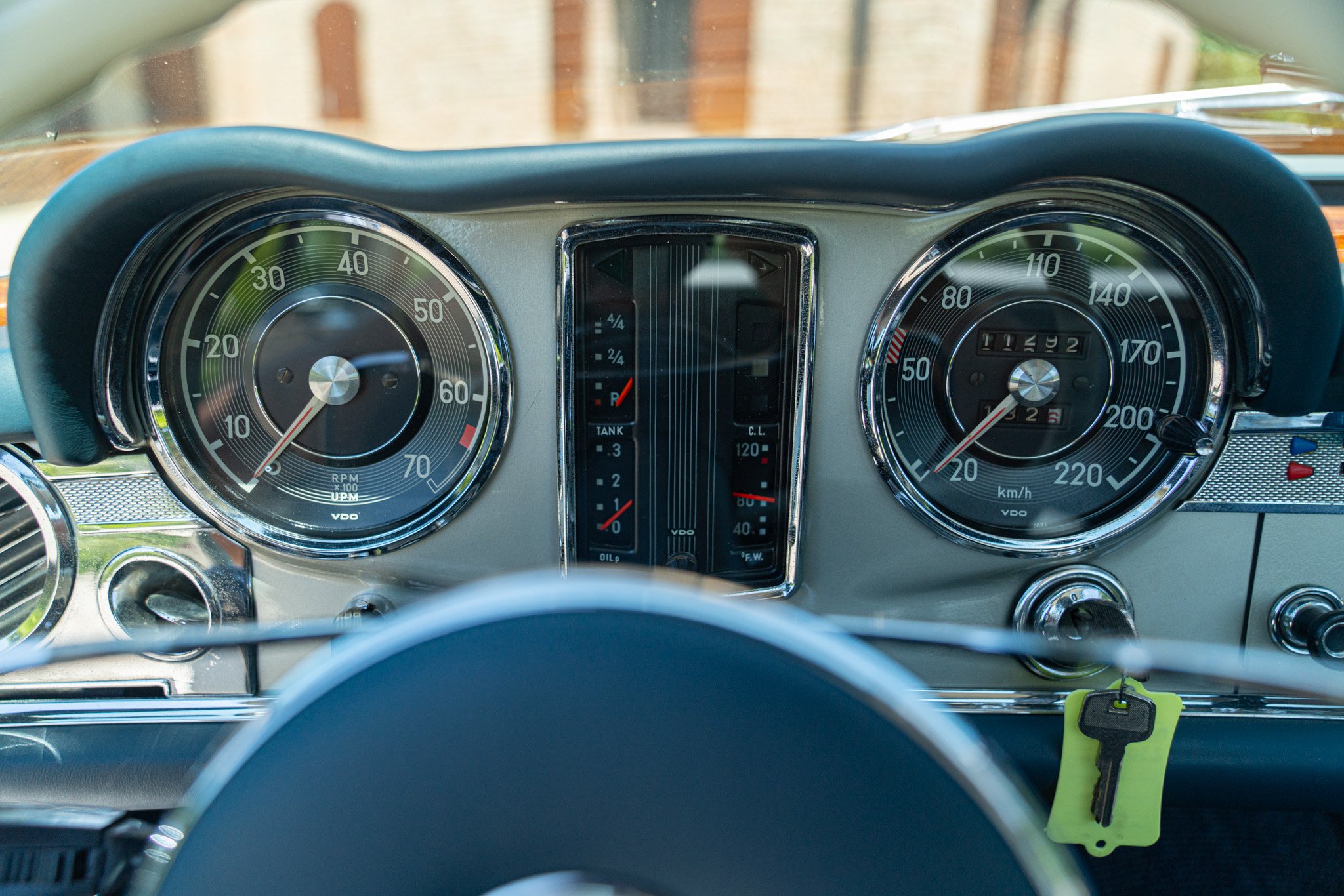 Mercedes Benz 230 SL 