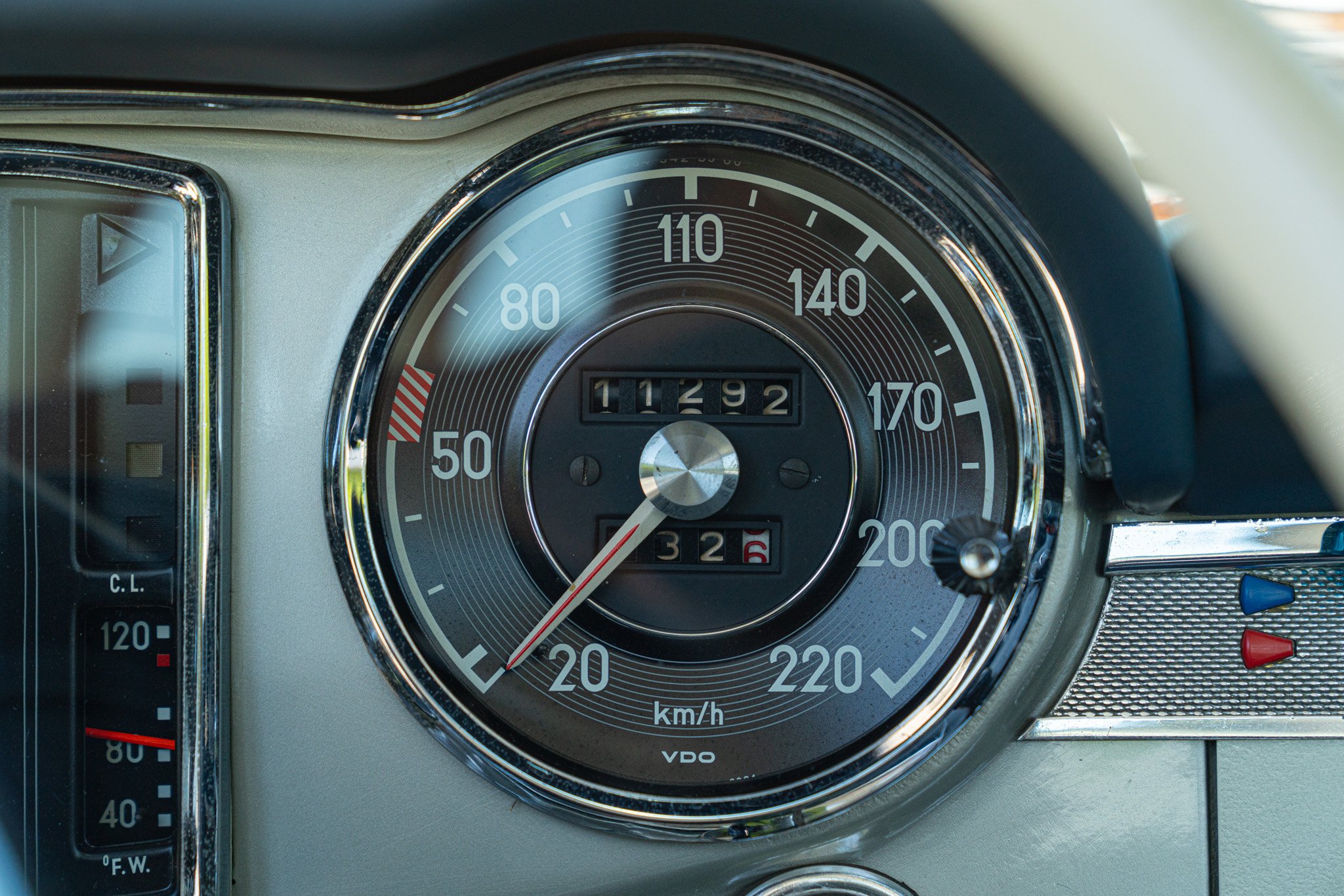 Mercedes Benz 230 SL 