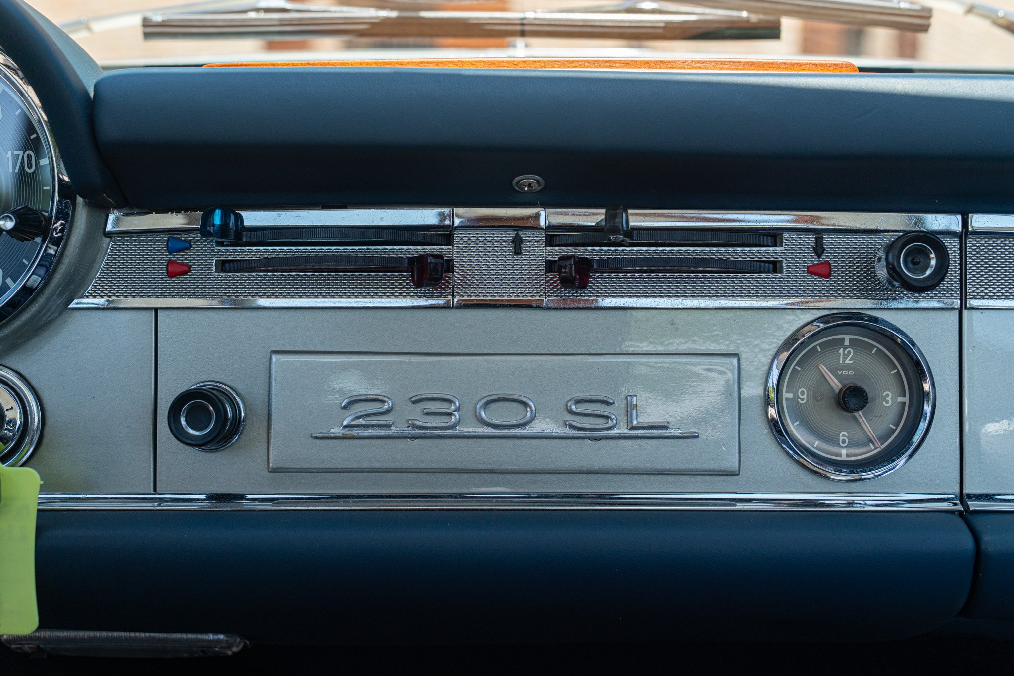 Mercedes Benz 230 SL 