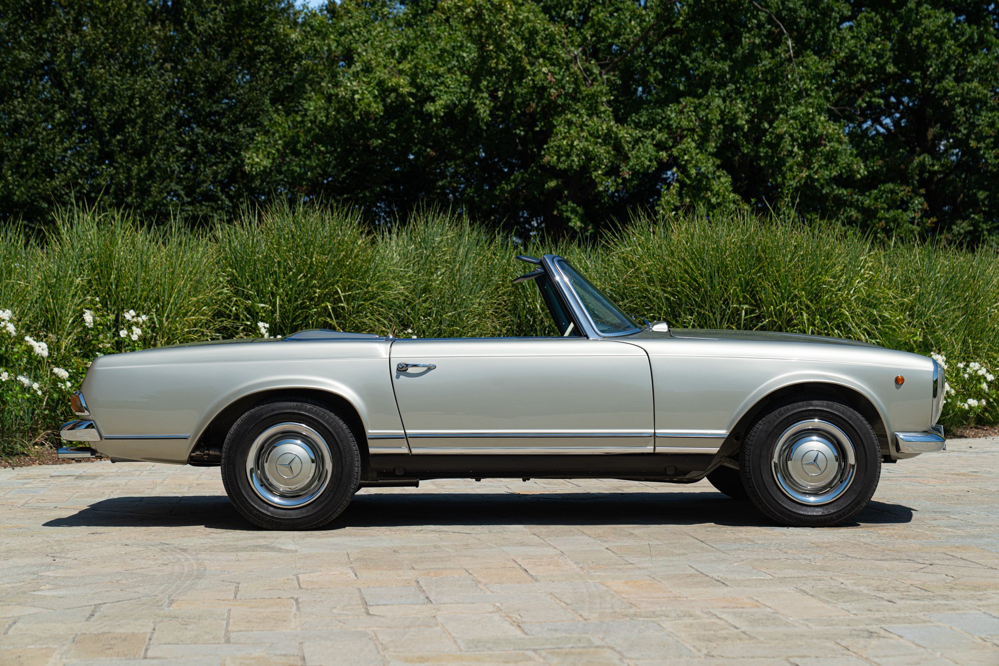 Mercedes Benz 230 SL 