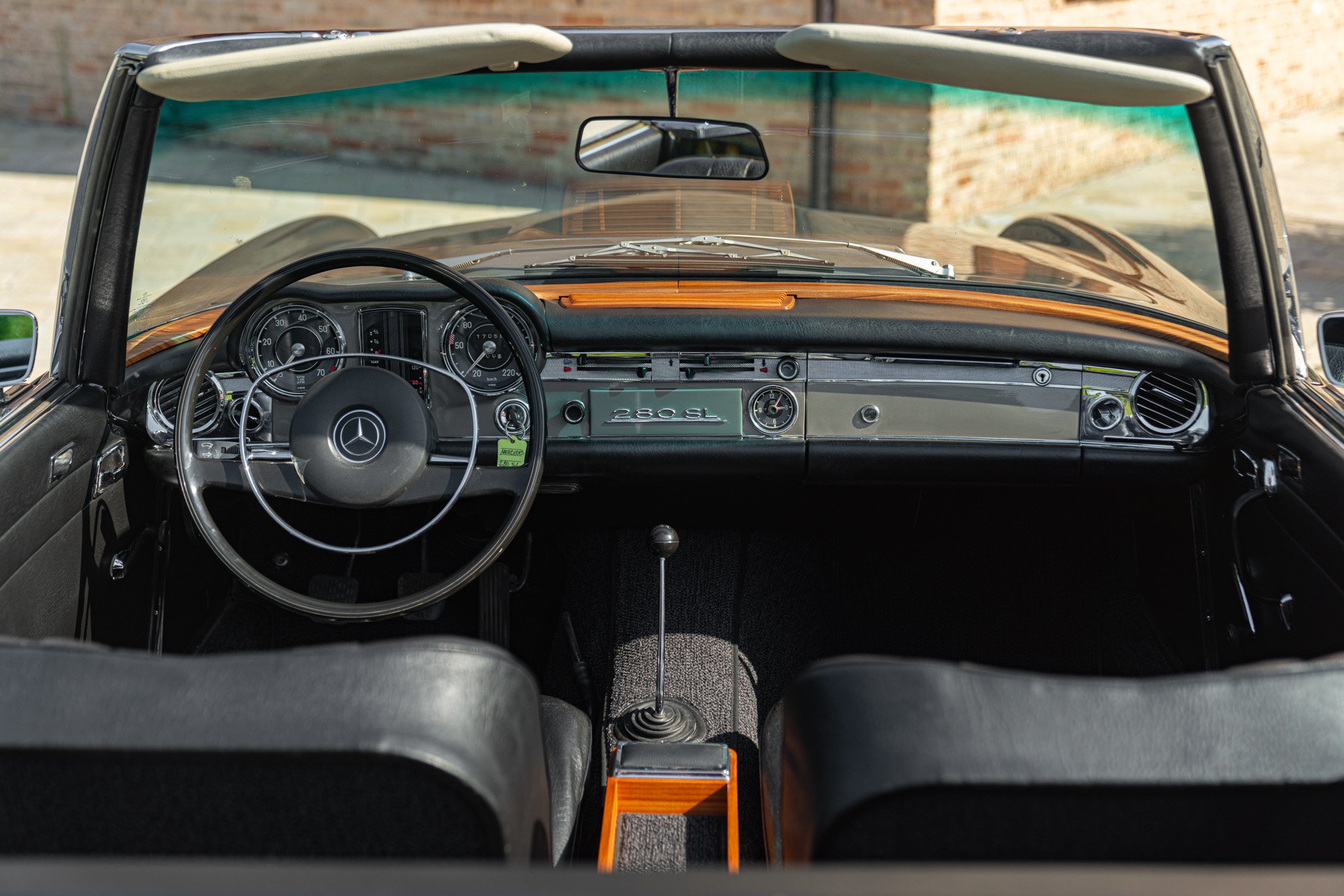 Mercedes Benz 280 SL 