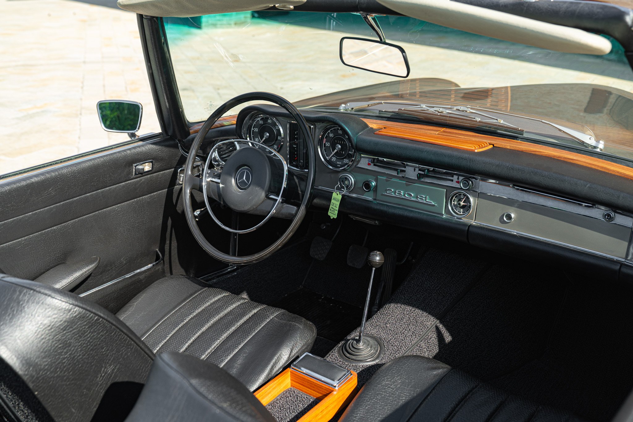 Mercedes Benz 280 SL 