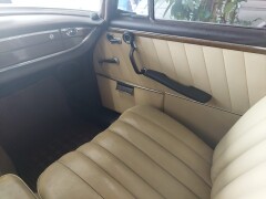 Mercedes Benz 220 SE